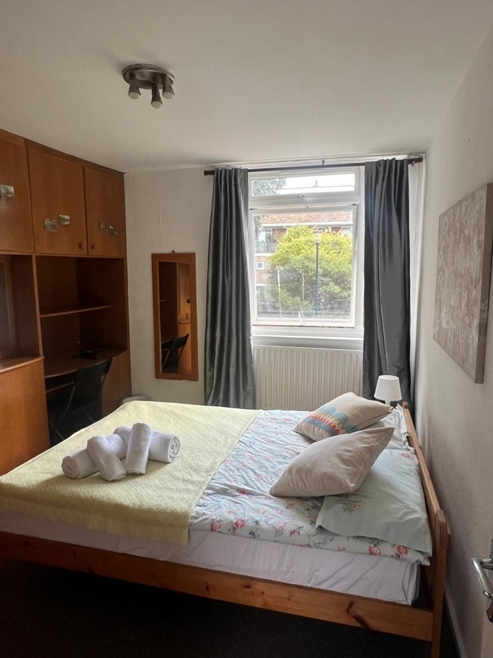 2 Bed Flat, Throsby Street, N1 photo 2