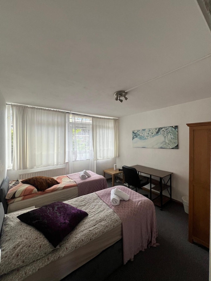 2 Bed Flat, Throsby Street, N1 photo 3