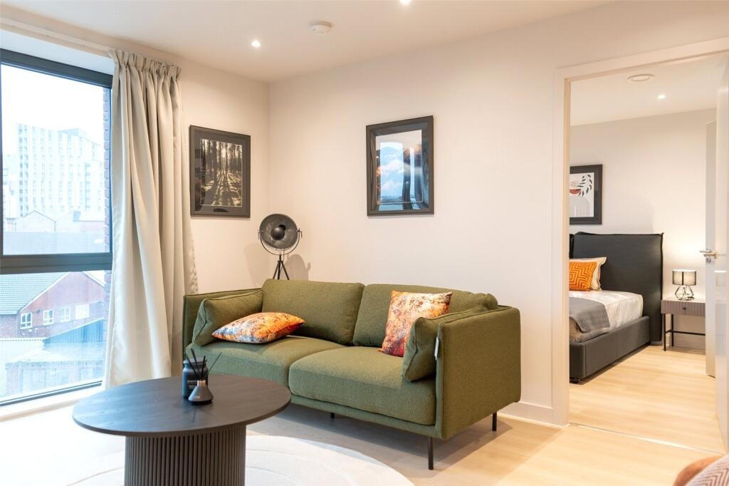 2 Bed Flat, Dutton St, M3 photo 4