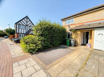 3 Bed Semi-Detached House, Gittens Close, BR1