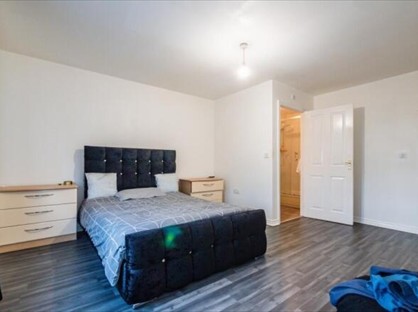 5 Bed Semi-Detached House, Appleton Street, M8