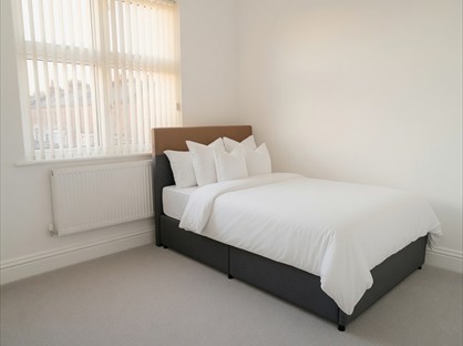 Room in a Shared House, Kirkman Avenue, M30