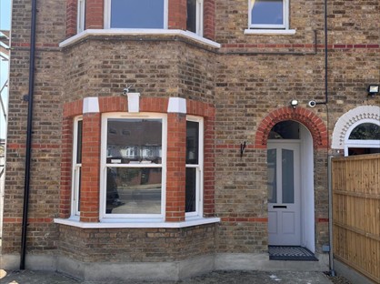 1 Bed Flat, Bath Road, TW3