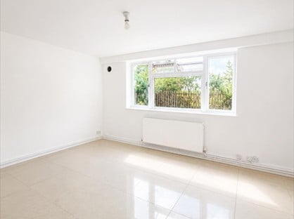 3 Bed Flat, Oxford Way, TW13
