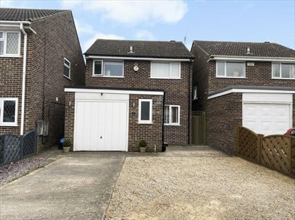 3 bed detached house for rent in 3 Bed Detached House, Adber Close, BA21