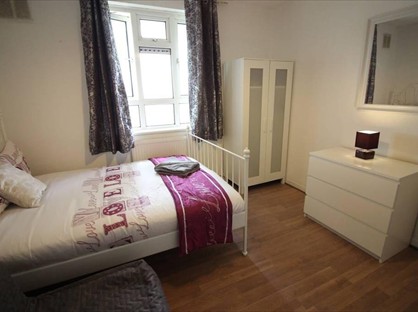 3 Bed Terraced House, North Worple Way, SW14