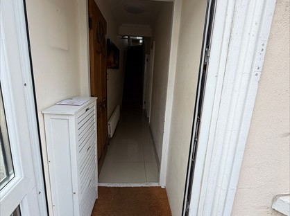 5 Bed Semi-Detached House, Kingston Road, UB2