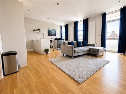 2 Bed Flat, Furlong Road, SL8