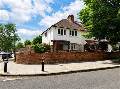 3 Bed Terraced House, Long Drive, W3