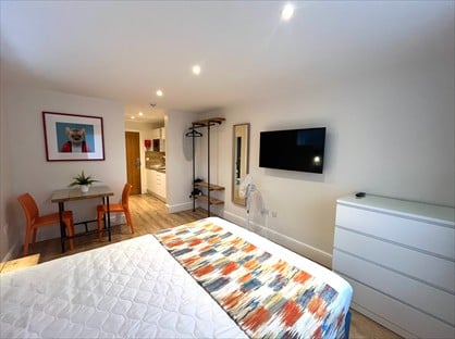 Studio Flat, Bridgford Road, NG2