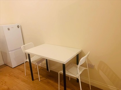 Studio Flat, Wanstead Park Road, IG1