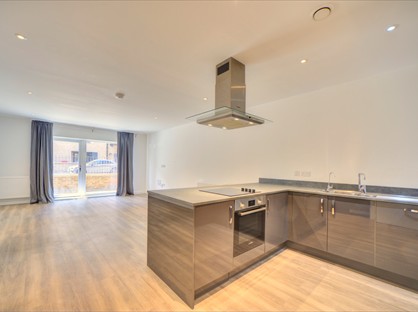 3 Bed Flat, Augustine Court, SE18