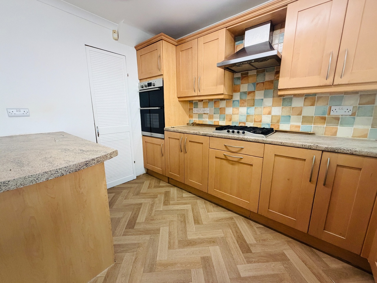 3 Bed Terraced House, Ramshead Crescent, LS14 photo 4