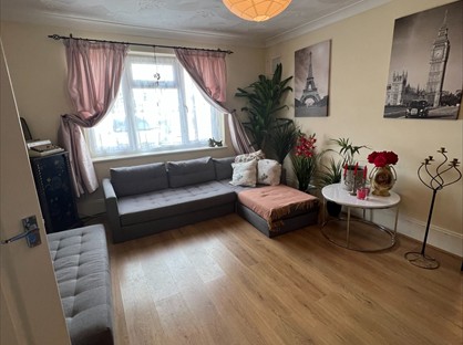 4 Bed Semi-Detached House, Basingstoke Road, RG2