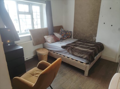 Studio Flat, Hounslow, TW5