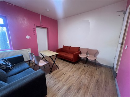Room in a Shared House, Crescent Road, DY2