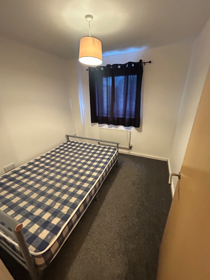 2 Bed Flat, Park Grange Mount, S2 photo 2