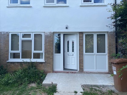 3 Bed Terraced House, Holliers Way, AL10