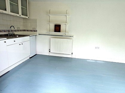 Studio Flat, Brockenhurst Gardens, NW7