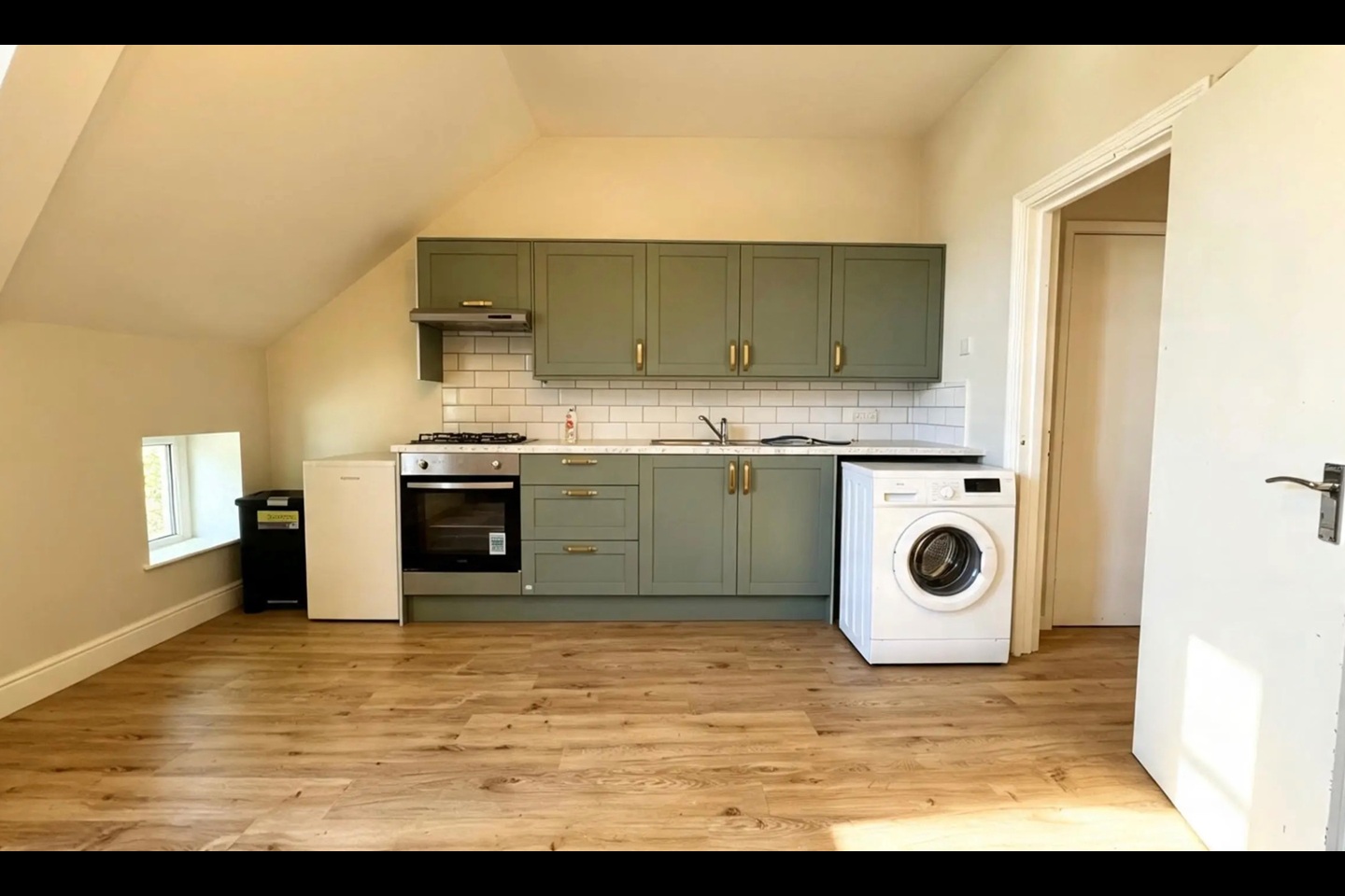 1 Bed Flat, Marlborough Road, CF23 photo 4