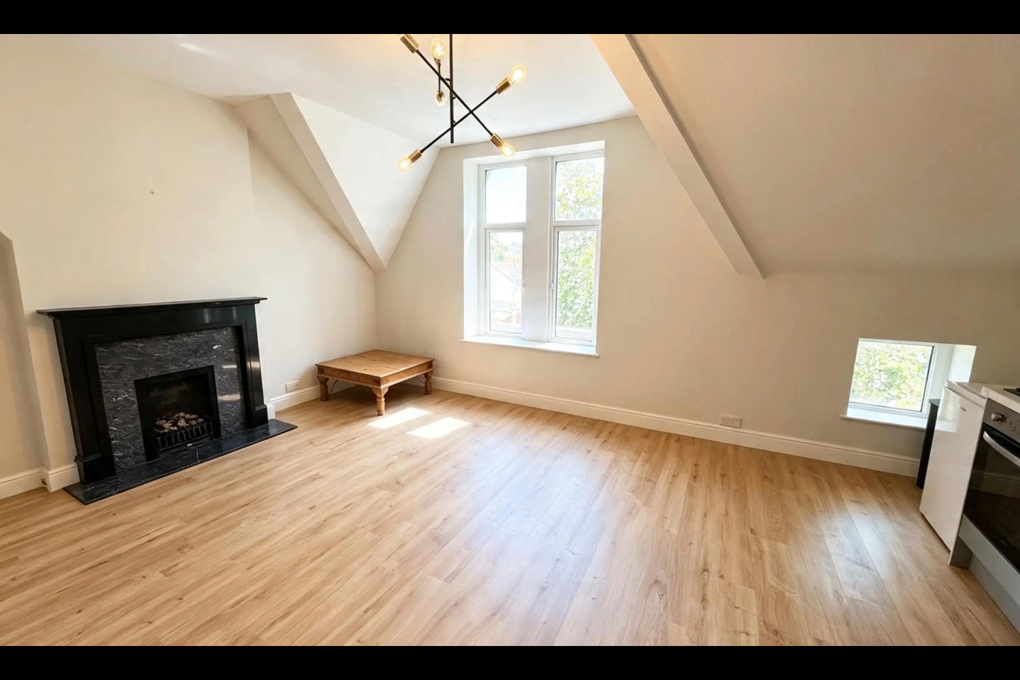 1 Bed Flat, Marlborough Road, CF23 photo 3