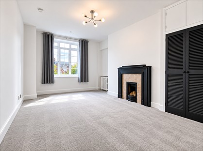 4 Bed Flat, Latymer Court, W6