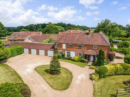 5 Bed Detached House, Chequers Lane, WD25