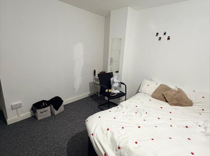 Room in a Shared House, Charlton Crescent, IG11