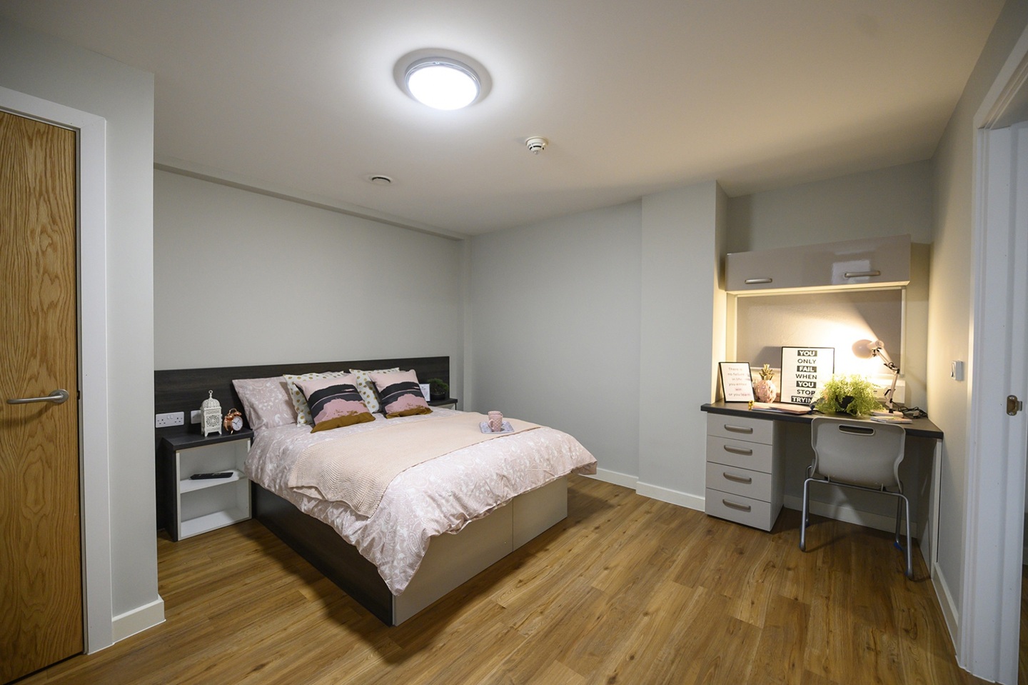 1 Bed Flat, Queen Street, S1 photo 4