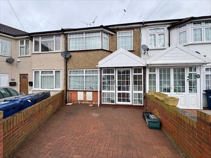 4 Bed Detached House, Waxlow Crescent, UB1