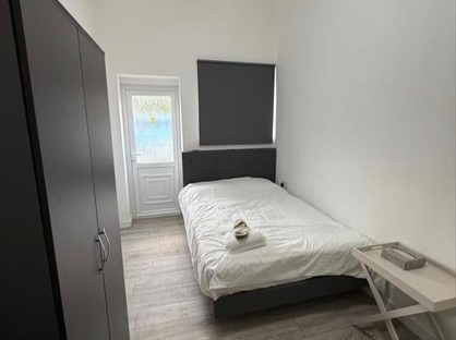 Studio Flat, Whitchurch Lane, HA8