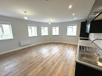 2 Bed Flat, Westgate, WF1