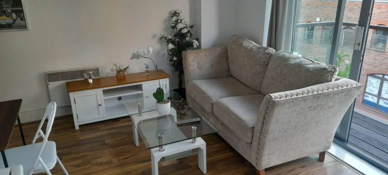 1 Bed Flat, Churchgate Plaz, B1