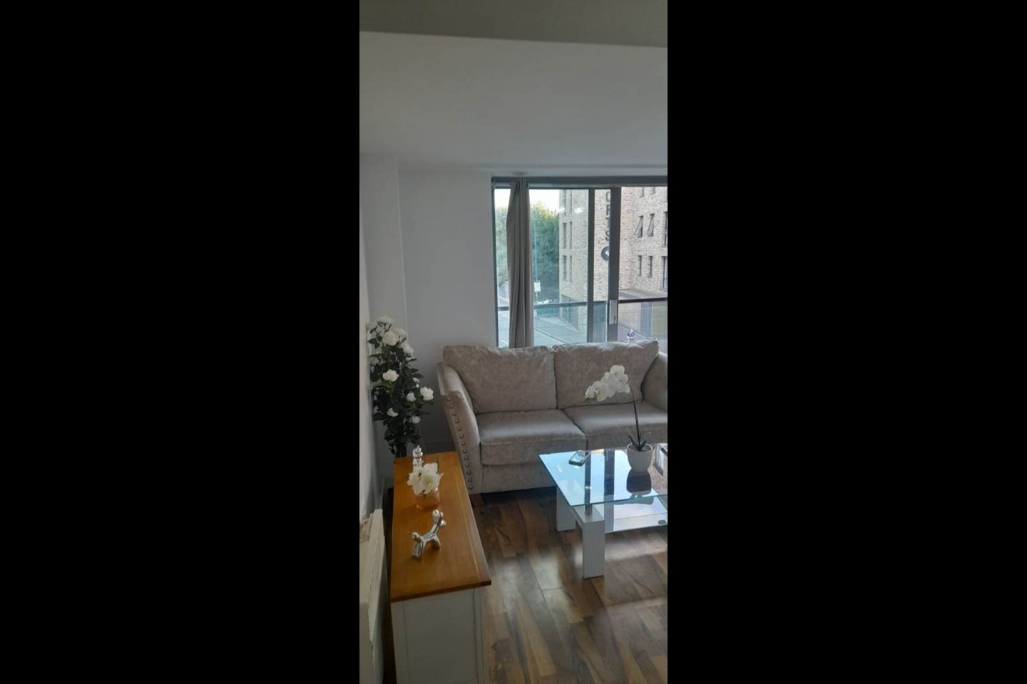 1 Bed Flat, Churchgate Plaz, B1 photo 3