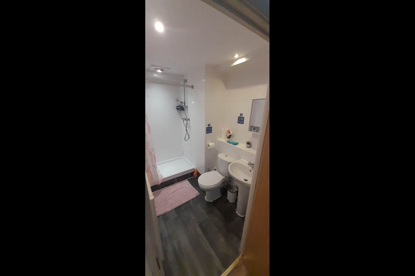 1 Bed Flat, Churchgate Plaz, B1 photo 4