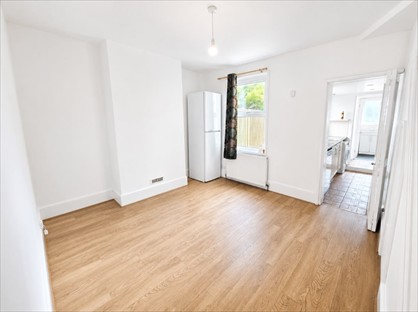 3 Bed Terraced House, Lynton Road South, DA11
