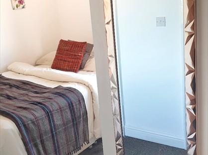 Studio Flat, Wolverhampton St, DY1