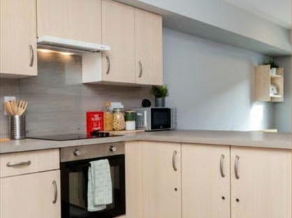Room in a Shared Flat, The Forge, S2