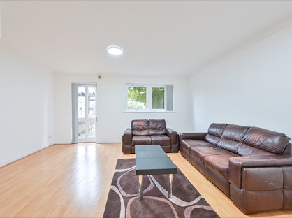 3 Bed Terraced House, Falcon Way, E14