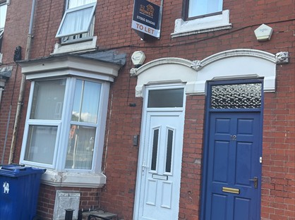 Room in a Shared House, Water St, ST5