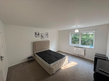 2 Bed Flat, Alder Road, UB9