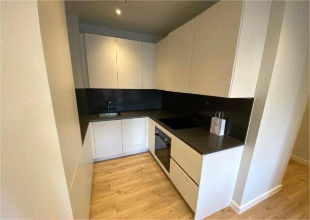2 Bed Flat, Aspin Lane, M4 photo 5