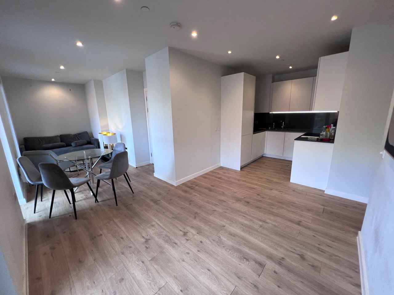 2 Bed Flat, Aspin Lane, M4