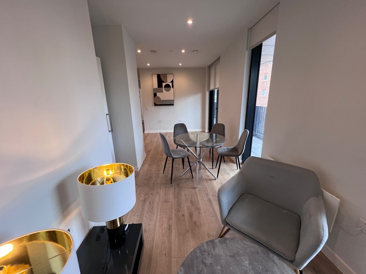 2 Bed Flat, Aspin Lane, M4 photo 2