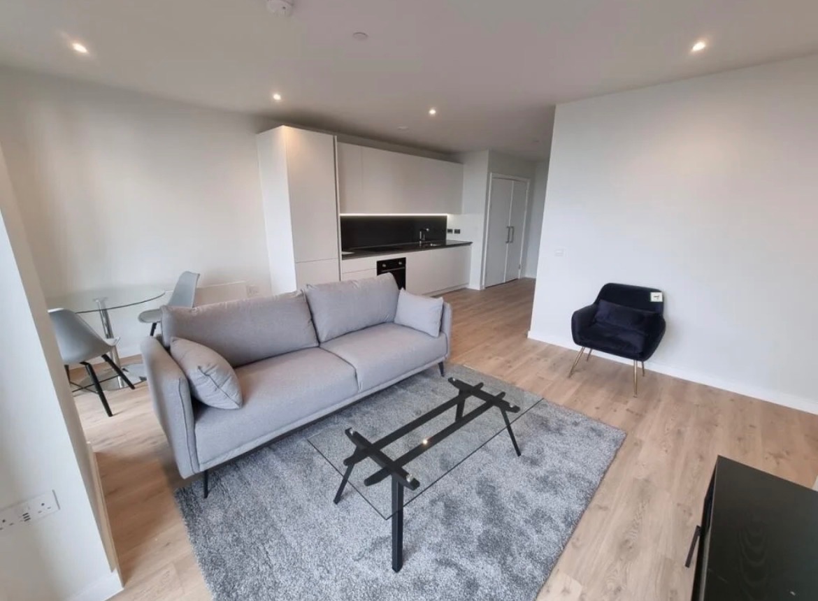 1 Bed Flat, Aspin Lane, M4 photo 2