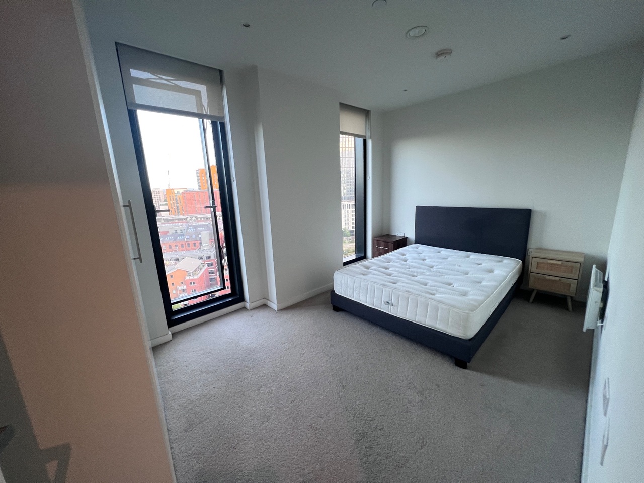 1 Bed Flat, Aspin Lane, M4 photo 4