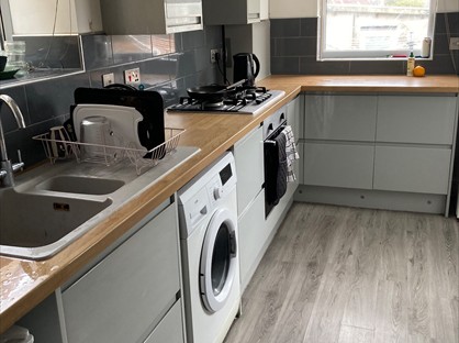 3 Bed Semi-Detached House, Ridgeway Lane, BS14