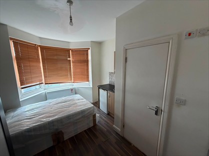 Studio Flat, Riverdale Road, DA8