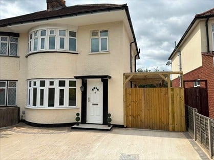 3 Bed Semi-Detached House, Tuns Lane, SL1