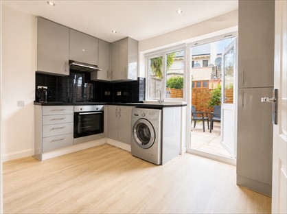 3 Bed Terraced House, Felhurst Crescent, RM10